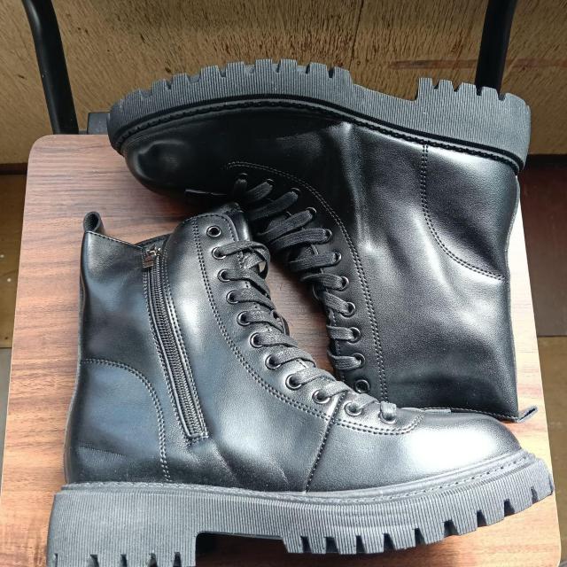 新品 24.5cm レディース ブーツ ブラック 厚底 シューズ サイドゴア < 女性ファッション 新品 24.5cm レディース ブーツ ブラック 厚底 シューズ サイドゴア < 女性ファッションの