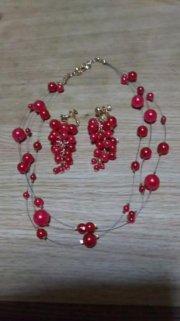 パールネックレス、イヤリングセット 赤系 < 女性アクセサリー/時計 パールネックレス、イヤリングセット 赤系 < 女性アクセサリー/時計の