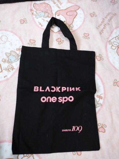 one spoBLACK PINKR{g[gobO   uh 