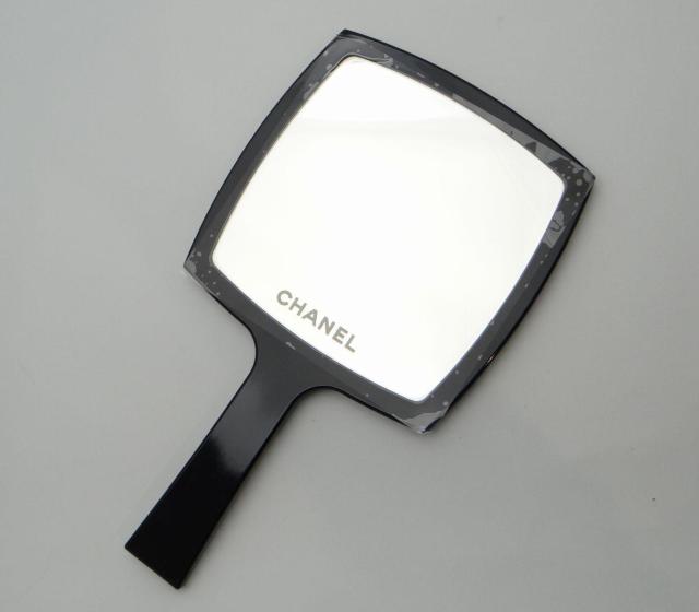 CHANEL シャネル ノベルティ ココマーク ハンドミラー 手鏡 ブラック<USED>【送料無料】 < ブランド CHANEL シャネル ノベルティ ココマーク ハンドミラー 手鏡 ブラック<USED>【送料無料】 < ブランドの