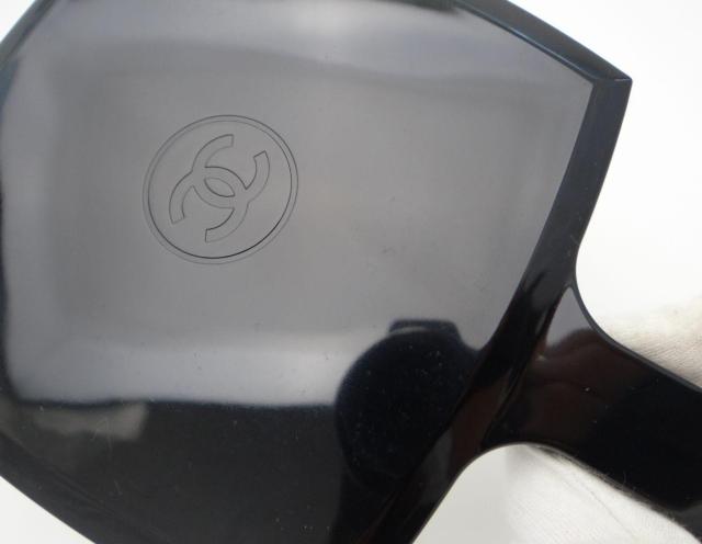 CHANEL シャネル ノベルティ ココマーク ハンドミラー 手鏡 ブラック<USED>【送料無料】 < ブランド CHANEL シャネル ノベルティ ココマーク ハンドミラー 手鏡 ブラック<USED>【送料無料】 < ブランドの