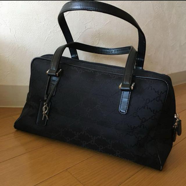 ロベルタカメリーノ ジャガードハンドバッグ 黒トートバッグ ミニボストン ジャガード < ブランド ロベルタカメリーノ ジャガードハンドバッグ 黒トートバッグ ミニボストン ジャガード < ブランドの