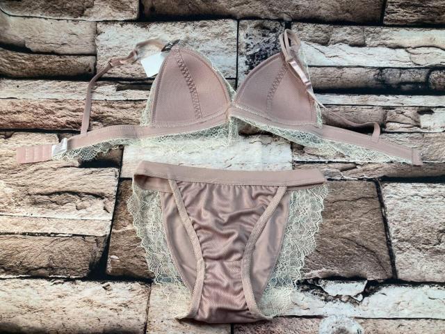 送料無料!綺麗で可愛い!アイラッシュ総レース使い!ノンワイヤーブラ1枚&ショーツ1枚(画像から)1セット < 女性ファッション  送料無料!綺麗で可愛い!アイラッシュ総レース使い!ノンワイヤーブラ1枚&ショーツ1枚(画像から)1セット < 女性ファッションの