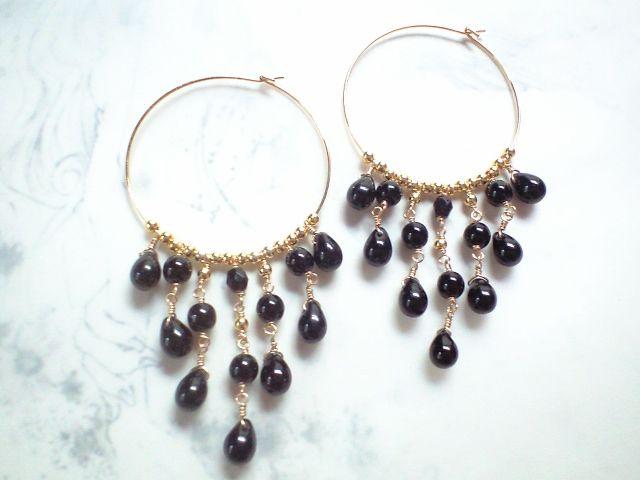 *シャンデリアフープピアス*黒 16020 < 女性アクセサリー/時計  *シャンデリアフープピアス*黒 16020  < 女性アクセサリー/時計の