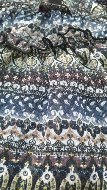 総柄チュニック◆紺系◆透け◆Msize(美品) < 女性ファッション 総柄チュニック◆紺系◆透け◆Msize(美品) < 女性ファッションの