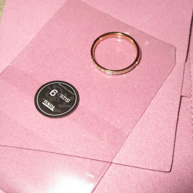 未使用☆ステンレス製*ピンキーリング9号*高見えキラキラストーン(ピンクゴールド系)ポーチ付き < 女性アクセサリー/時計  未使用☆ステンレス製*ピンキーリング9号*高見えキラキラストーン(ピンクゴールド系)ポーチ付き < 女性アクセサリー/時計の