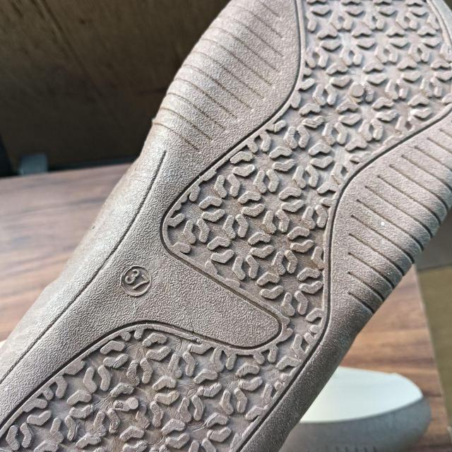 新品 23.5cm レディース スニーカー ベージュ シューズ 靴 カジュアル < 女性ファッション  新品 23.5cm レディース スニーカー ベージュ シューズ 靴 カジュアル < 女性ファッションの