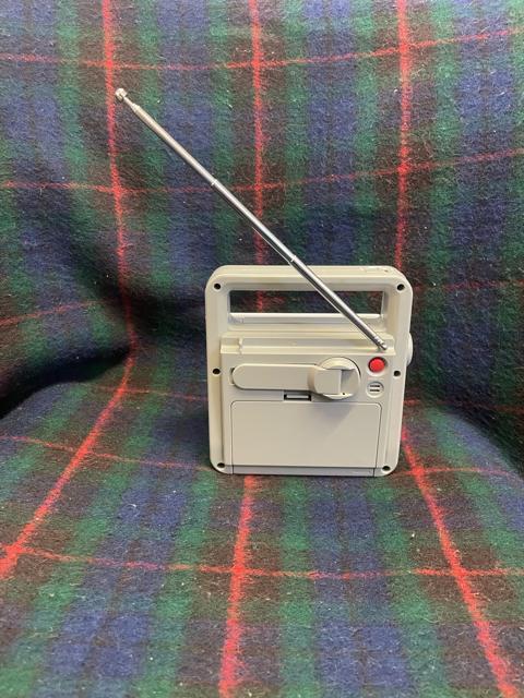 セイコー 電波時計 SQ692W SEIKO ラジオ 目覚まし時計 FM AM < ブランド セイコー 電波時計 SQ692W SEIKO ラジオ 目覚まし時計 FM AM < ブランドの