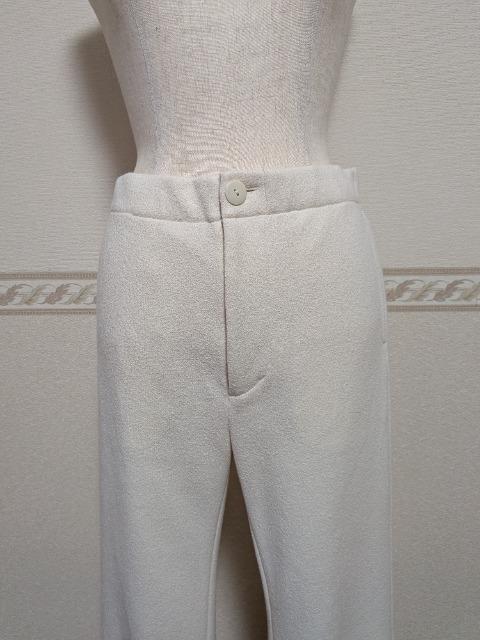 FRAMeWORK フレームワーク大人可愛い白ブークレーパンツ 美品MUSE AP < ブランド FRAMeWORK フレームワーク大人可愛い白ブークレーパンツ 美品MUSE AP < ブランドの