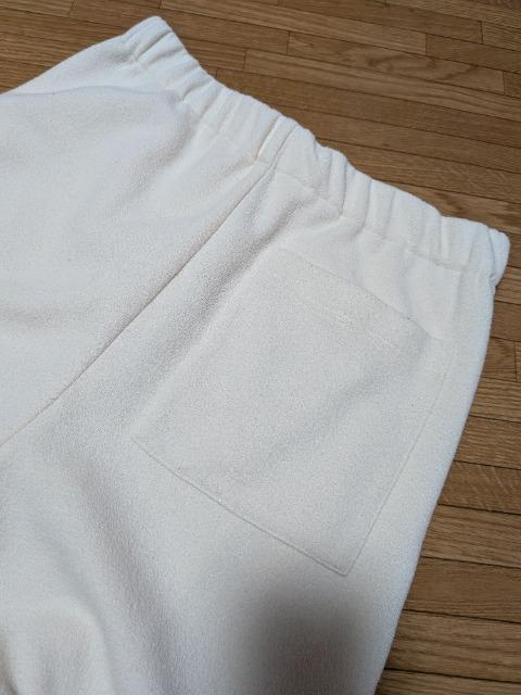 FRAMeWORK フレームワーク大人可愛い白ブークレーパンツ 美品MUSE AP < ブランド FRAMeWORK フレームワーク大人可愛い白ブークレーパンツ 美品MUSE AP < ブランドの