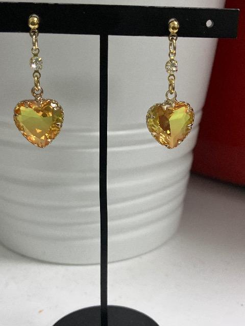 イヤリングに変更可能 ハンドメイド グラデーションハートチャームを使用したピアス < 女性ファッション  イヤリングに変更可能 ハンドメイド グラデーションハートチャームを使用したピアス  < 女性ファッションの