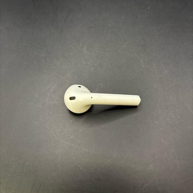 即決 Apple アップル AirPods 第二世代 右耳 A2032 < 家電/AV  即決 Apple アップル AirPods 第二世代 右耳 A2032 < 家電/AVの