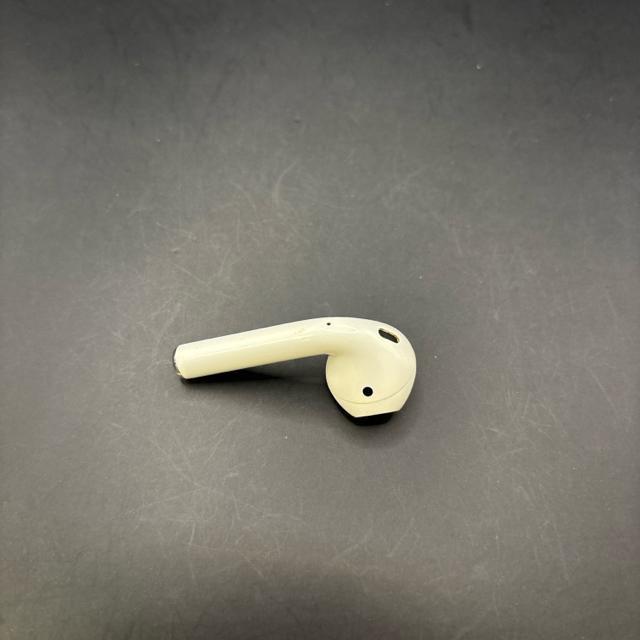 即決 Apple アップル AirPods 第二世代 右耳 A2032 < 家電/AV  即決 Apple アップル AirPods 第二世代 右耳 A2032 < 家電/AVの