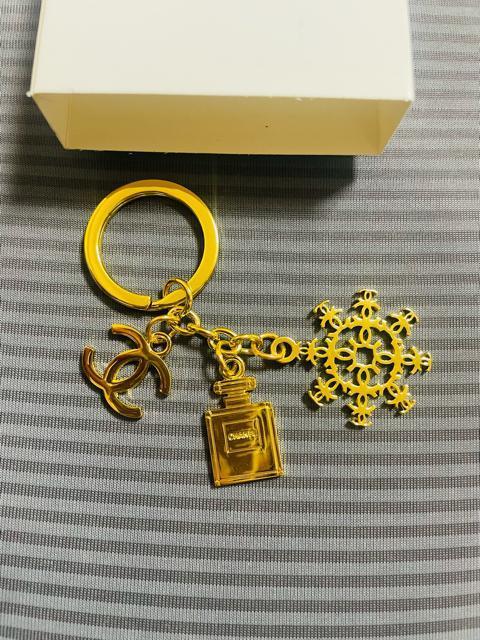 新品 訳あり シャネル キーホルダー 香水 雪 ココマーク チャーム ノベルティ < 女性ファッション 新品 訳あり シャネル キーホルダー 香水 雪 ココマーク チャーム ノベルティ < 女性ファッションの