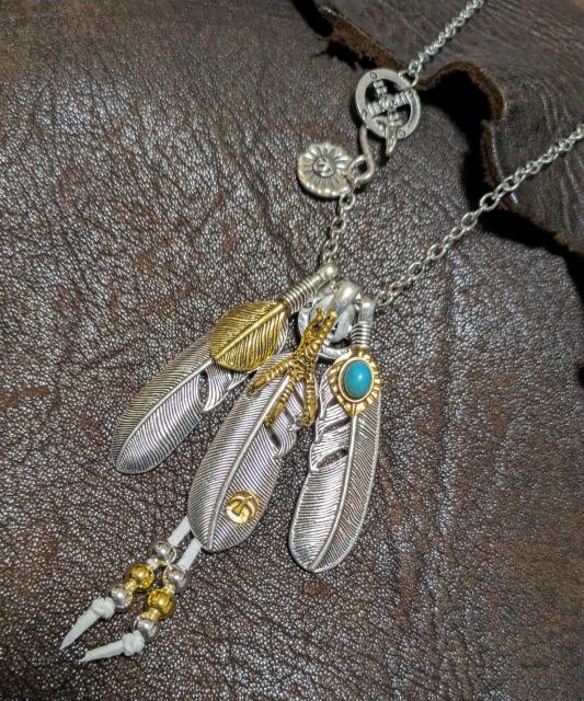 インディアンジュエリー★フェザー3連ネックレス★メディスンホイール★イーグルフック★シルバーチェーン★新品未着用男女兼用★送料無料 < 男性アクセサリー/時計 インディアンジュエリー★フェザー3連ネックレス★メディスンホイール★イーグルフック★シルバーチェーン★新品未着用男女兼用★送料無料 < 男性アクセサリー/時計の