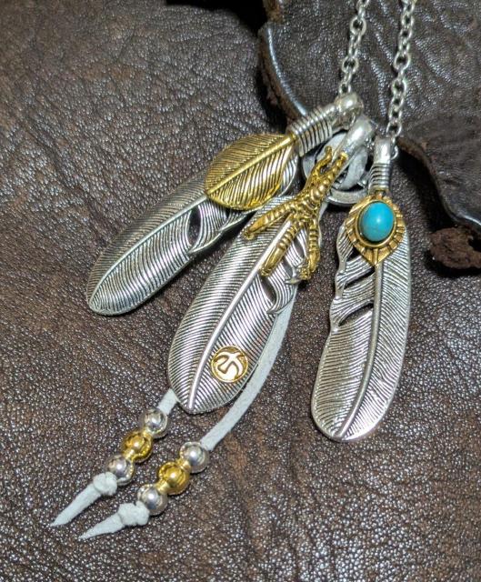 インディアンジュエリー★フェザー3連ネックレス★メディスンホイール★イーグルフック★シルバーチェーン★新品未着用男女兼用★送料無料 < 男性アクセサリー/時計 インディアンジュエリー★フェザー3連ネックレス★メディスンホイール★イーグルフック★シルバーチェーン★新品未着用男女兼用★送料無料 < 男性アクセサリー/時計の