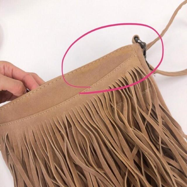 ◆ボリュームフリンジ付き2WAYショルダーバッグ◆ベージュ×スエード*汚れアリ!! < 女性ファッション  ◆ボリュームフリンジ付き2WAYショルダーバッグ◆ベージュ×スエード*汚れアリ!! < 女性ファッションの