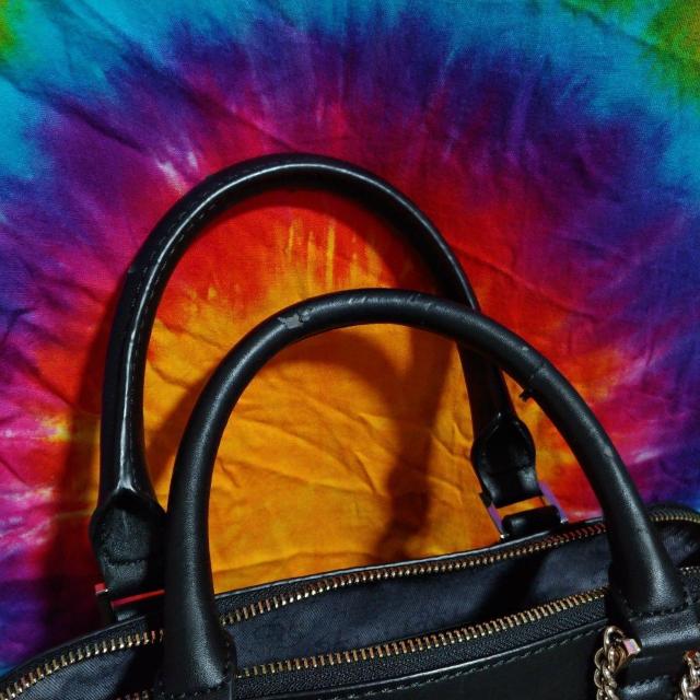 □GUESS□ゲス□シルバーチェーンがcool( *´艸)2wayショルダーバッグ□ハンドバッグ□ < ブランド  □GUESS□ゲス□シルバーチェーンがcool( *´艸)2wayショルダーバッグ□ハンドバッグ□ < ブランドの