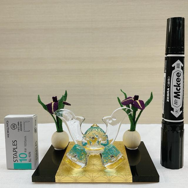五月飾り【ガラス製兜&花菖蒲】端午 青 五月人形 5月玄関飾り 端午ディスプレイ 子どもの日 クリスタル兜 新品未使用品 < インテリア/ライフ  五月飾り【ガラス製兜&花菖蒲】端午 青 五月人形 5月玄関飾り 端午ディスプレイ 子どもの日 クリスタル兜 新品未使用品 < インテリア/ライフの