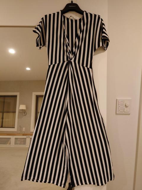 白黒ストライプつなぎ オーバーオール綿 半袖 Mサイズ < 女性ファッション  白黒ストライプつなぎ オーバーオール綿 半袖 Mサイズ < 女性ファッションの