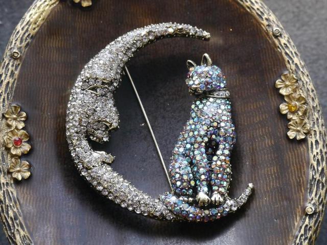 新品アンティーク調キラキラストーン月夜の猫ブローチ < 女性アクセサリー/時計 新品アンティーク調キラキラストーン月夜の猫ブローチ < 女性アクセサリー/時計の