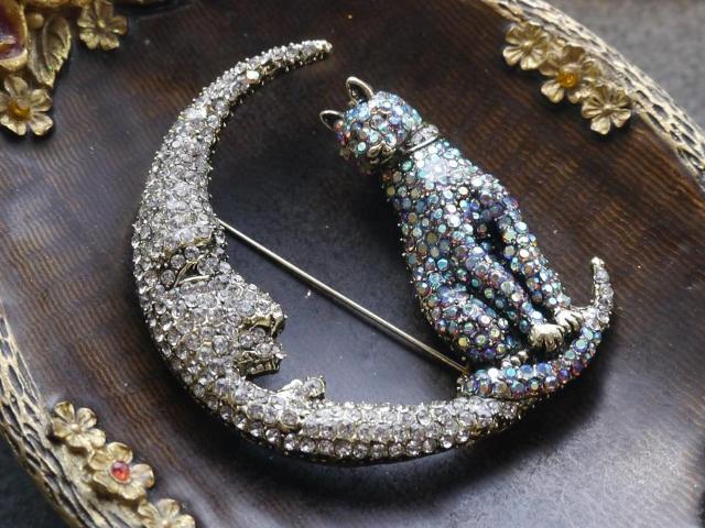 新品アンティーク調キラキラストーン月夜の猫ブローチ < 女性アクセサリー/時計 新品アンティーク調キラキラストーン月夜の猫ブローチ < 女性アクセサリー/時計の