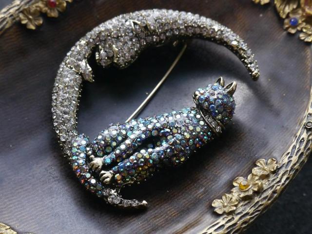 新品アンティーク調キラキラストーン月夜の猫ブローチ < 女性アクセサリー/時計 新品アンティーク調キラキラストーン月夜の猫ブローチ < 女性アクセサリー/時計の