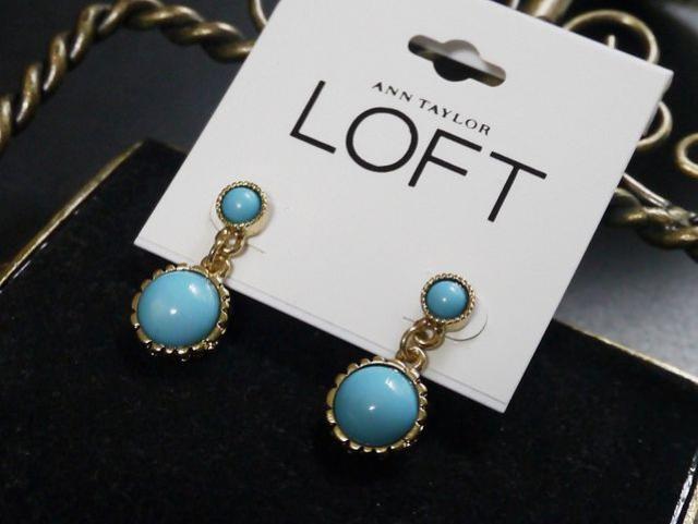 新品ANN TAYLOR LOFT ゴスロリ姫系アンティーク調水色ピアス < 女性アクセサリー/時計  新品ANN TAYLOR LOFT ゴスロリ姫系アンティーク調水色ピアス  < 女性アクセサリー/時計の