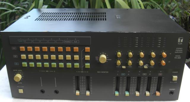 TOA/FA-305マルチサウンドアンプ中完動品1219 < 家電/AV TOA/FA-305マルチサウンドアンプ中完動品1219 < 家電/AVの