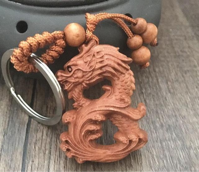 送料無料 桃の木 龍1 ドラゴン キーホルダー < 男性ファッション  送料無料 桃の木 龍1 ドラゴン キーホルダー < 男性ファッションの