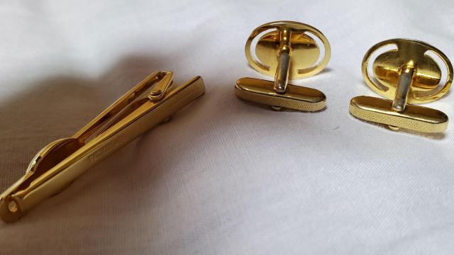 ダックス アイコンロゴドーム カフスボタン ネクタイピン SET 黒 オーバルオープンカフリンクス クリップタイピン タイ留め < ブランド  ダックス アイコンロゴドーム カフスボタン ネクタイピン SET 黒 オーバルオープンカフリンクス クリップタイピン タイ留め < ブランドの