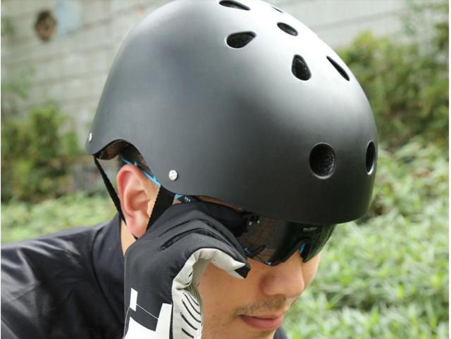 ブラック 大人 サイズ L 自転車ヘルメット ローラースケート スケボー キックスケーター クロスバイク マウンテンバイク 200 < レジャー/スポーツ  ブラック 大人 サイズ L 自転車ヘルメット ローラースケート スケボー キックスケーター クロスバイク マウンテンバイク 200 < レジャー/スポーツの
