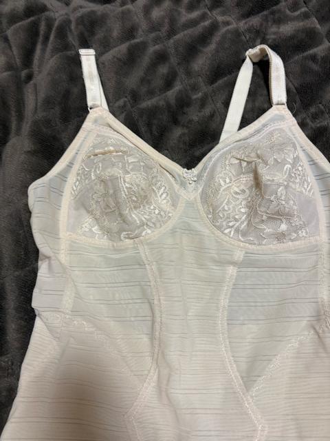 タンス整理品 衣類 おまとめOK ホームクリーニング済み ボディスーツ A80L < 女性ファッション  タンス整理品 衣類 おまとめOK ホームクリーニング済み ボディスーツ A80L < 女性ファッションの