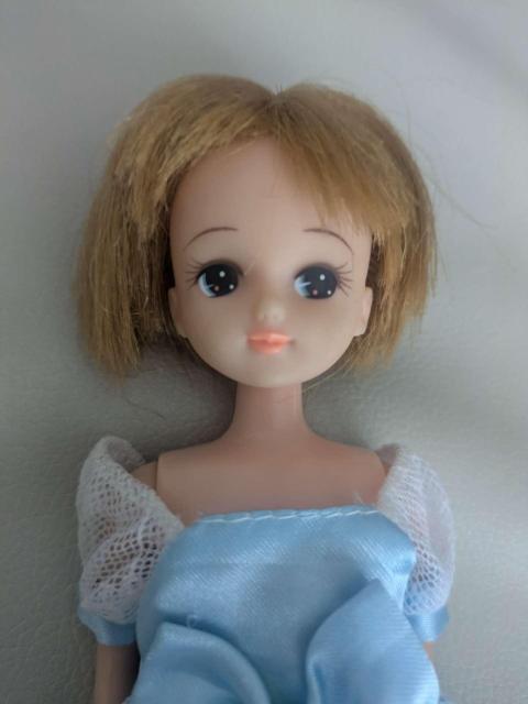 リカちゃん人形 着せ替え人形 金髪ドール 水色レースドレス 本体のみ < おもちゃ リカちゃん人形 着せ替え人形 金髪ドール 水色レースドレス 本体のみ < おもちゃの