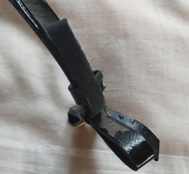 黒 エナメル リボンバックル 細ベルト 難有り W66~80 < 女性ファッション  黒 エナメル リボンバックル 細ベルト 難有り W66~80 < 女性ファッションの