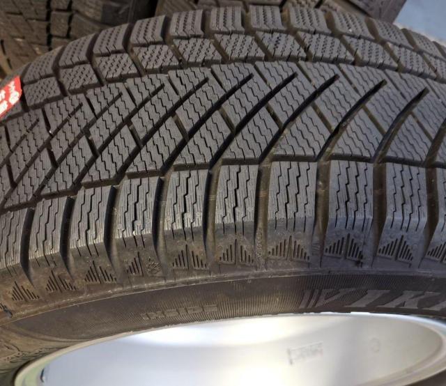 TAS IRVINE 16C`@BMWpA~X^bhX^Ct4{Zbg 205/60R16 7J +31 5H 120  /oCN