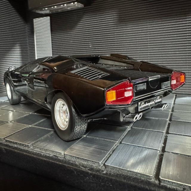 絶版未展示品 京商 1/18 ランボルギーニ カウンタックLP400 ブラック < ホビー  絶版未展示品 京商 1/18 ランボルギーニ カウンタックLP400 ブラック < ホビーの