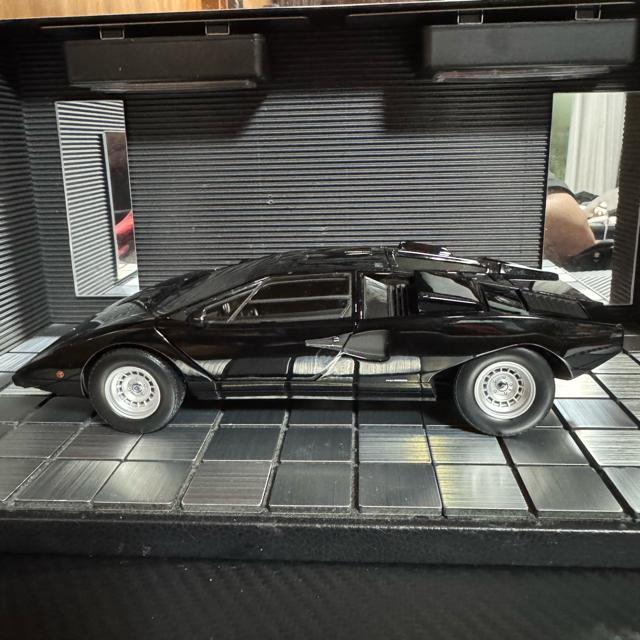 絶版未展示品 京商 1/18 ランボルギーニ カウンタックLP400 ブラック < ホビー  絶版未展示品 京商 1/18 ランボルギーニ カウンタックLP400 ブラック < ホビーの