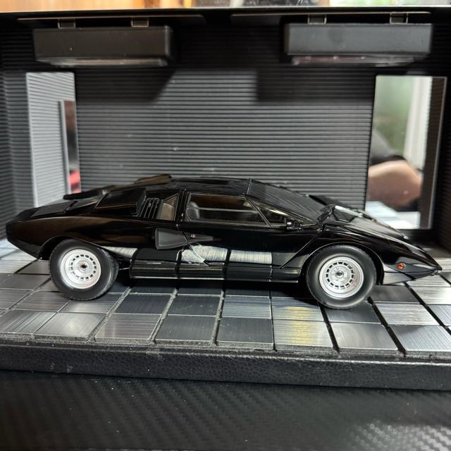 絶版未展示品 京商 1/18 ランボルギーニ カウンタックLP400 ブラック < ホビー  絶版未展示品 京商 1/18 ランボルギーニ カウンタックLP400 ブラック < ホビーの