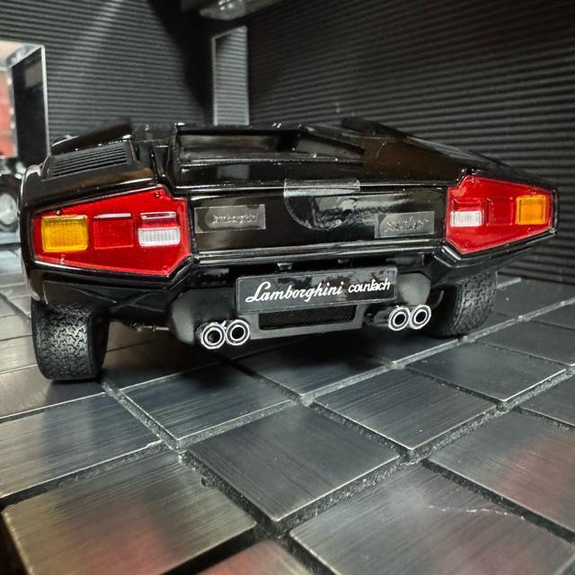 絶版未展示品 京商 1/18 ランボルギーニ カウンタックLP400 ブラック < ホビー  絶版未展示品 京商 1/18 ランボルギーニ カウンタックLP400 ブラック < ホビーの