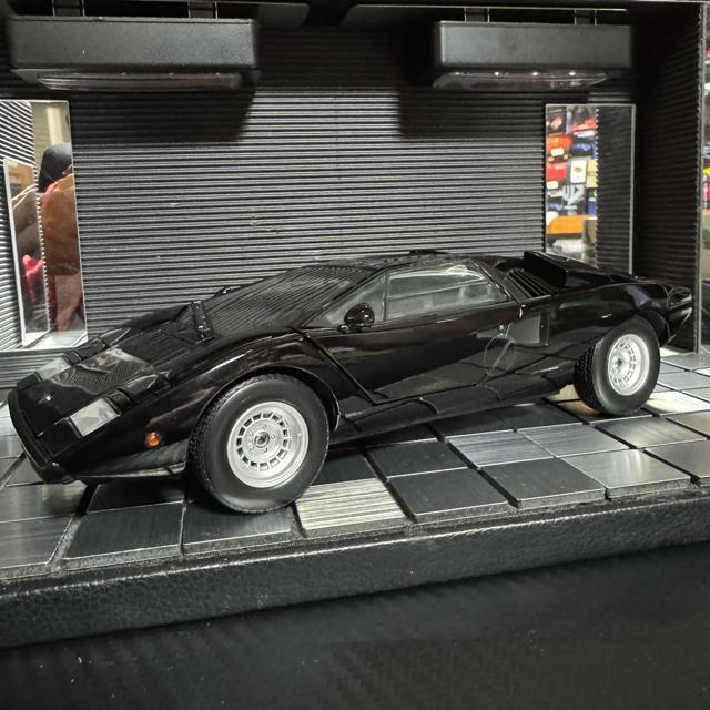絶版未展示品 京商 1/18 ランボルギーニ カウンタックLP400 ブラック < ホビー  絶版未展示品 京商 1/18 ランボルギーニ カウンタックLP400 ブラック < ホビーの