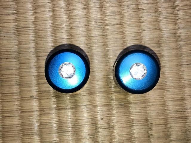 美品!ヤマハ 14-16年 MT-09 ハンドルバーエンド アルマイト < 自動車/バイク 美品!ヤマハ 14-16年 MT-09 ハンドルバーエンド アルマイト < 自動車/バイク