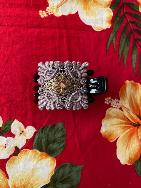 新品未使用☆アンティークレース☆ヘアクリップ☆ < 女性アクセサリー/時計  新品未使用☆アンティークレース☆ヘアクリップ☆  < 女性アクセサリー/時計の
