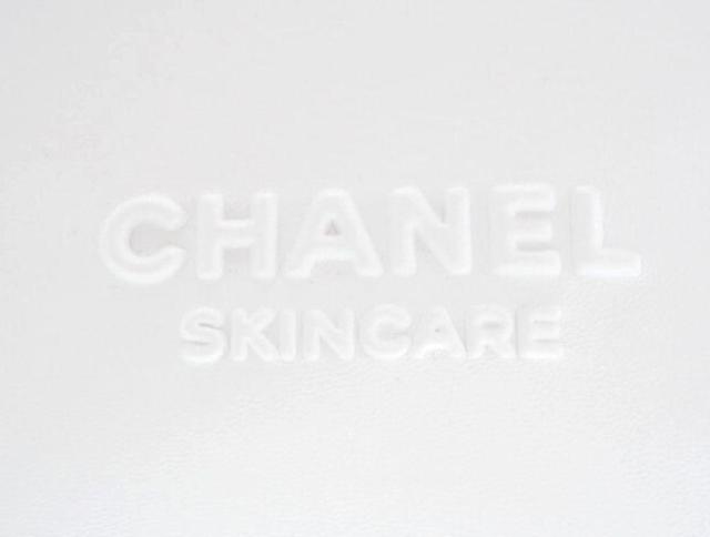 シャネル ノベルティ スキンケア コスメポーチ 2020 ラウンドファスナー CHANEL SKINCARE【正規品】 < ブランド  シャネル ノベルティ スキンケア コスメポーチ 2020 ラウンドファスナー CHANEL SKINCARE【正規品】 < ブランドの