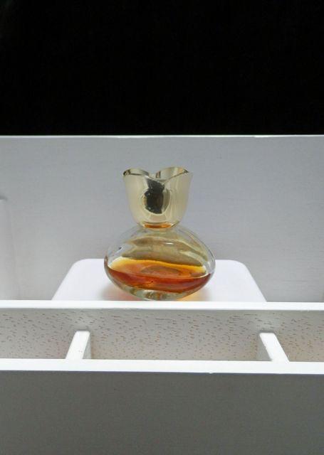 white gingerA PERFUME  /RX/lC 