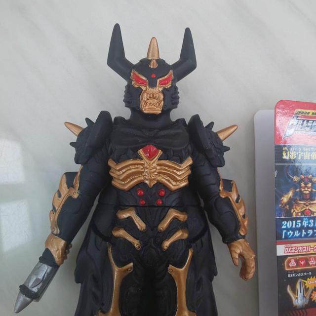 ウルトラ怪獣500 ジュダ・スペクター ライブサイン付 < ホビー  ウルトラ怪獣500 ジュダ・スペクター ライブサイン付 < ホビーの