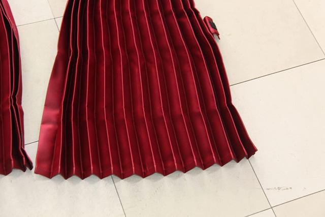 トラックカーテン プリーツ 仮眠カーテン ワイン 巾240px丈90p(2枚入り)遮光率99.99% < 自動車/バイク トラックカーテン プリーツ 仮眠カーテン ワイン 巾240px丈90p(2枚入り)遮光率99.99% < 自動車/バイク