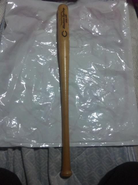 【中古】(広島カープ)金本知憲 サイン入ミニバット < レジャー/スポーツ  【中古】(広島カープ)金本知憲 サイン入ミニバット  < レジャー/スポーツの