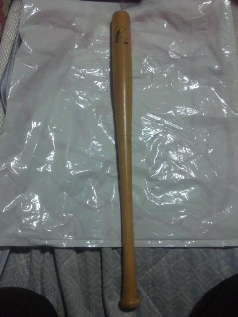 【中古】(広島カープ)金本知憲 サイン入ミニバット < レジャー/スポーツ  【中古】(広島カープ)金本知憲 サイン入ミニバット < レジャー/スポーツの