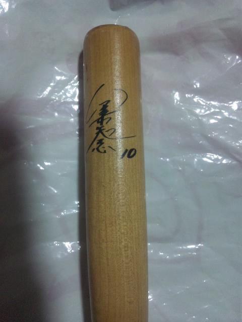 【中古】(広島カープ)金本知憲 サイン入ミニバット < レジャー/スポーツ  【中古】(広島カープ)金本知憲 サイン入ミニバット < レジャー/スポーツの